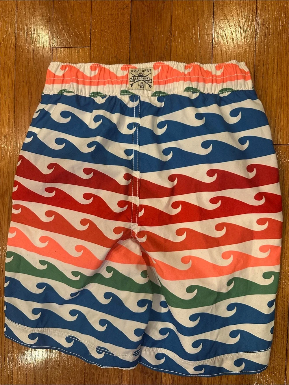 GAP boys size small Wave-Stripe Swim Shorts